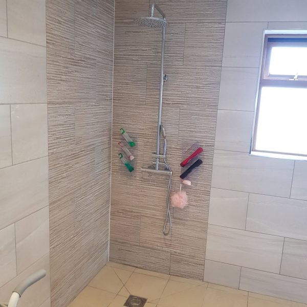 Wet room shower